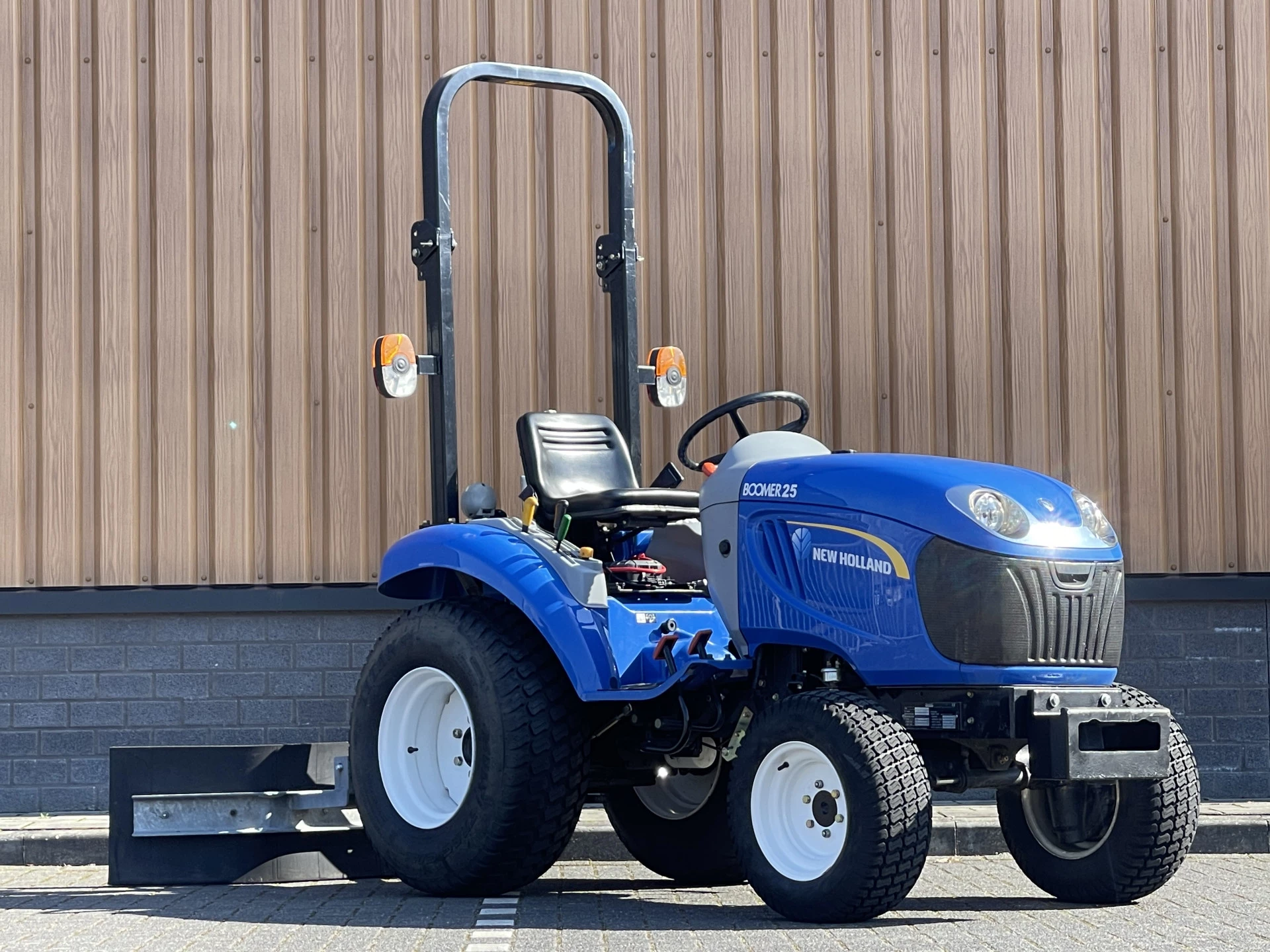 Hoofdafbeelding New Holland Boomer 25