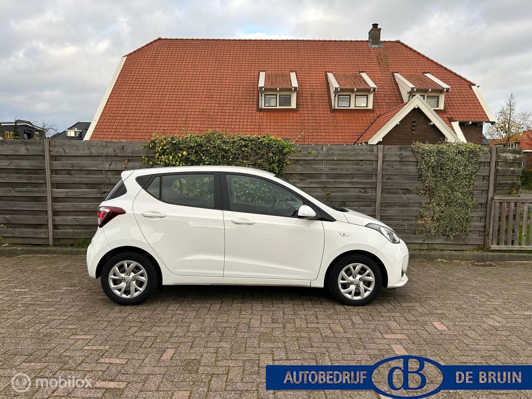 Hoofdafbeelding Hyundai i10