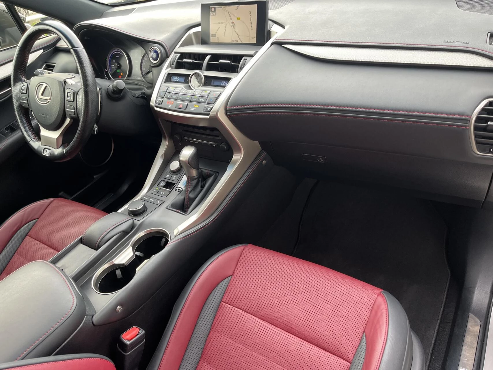 Hoofdafbeelding Lexus NX