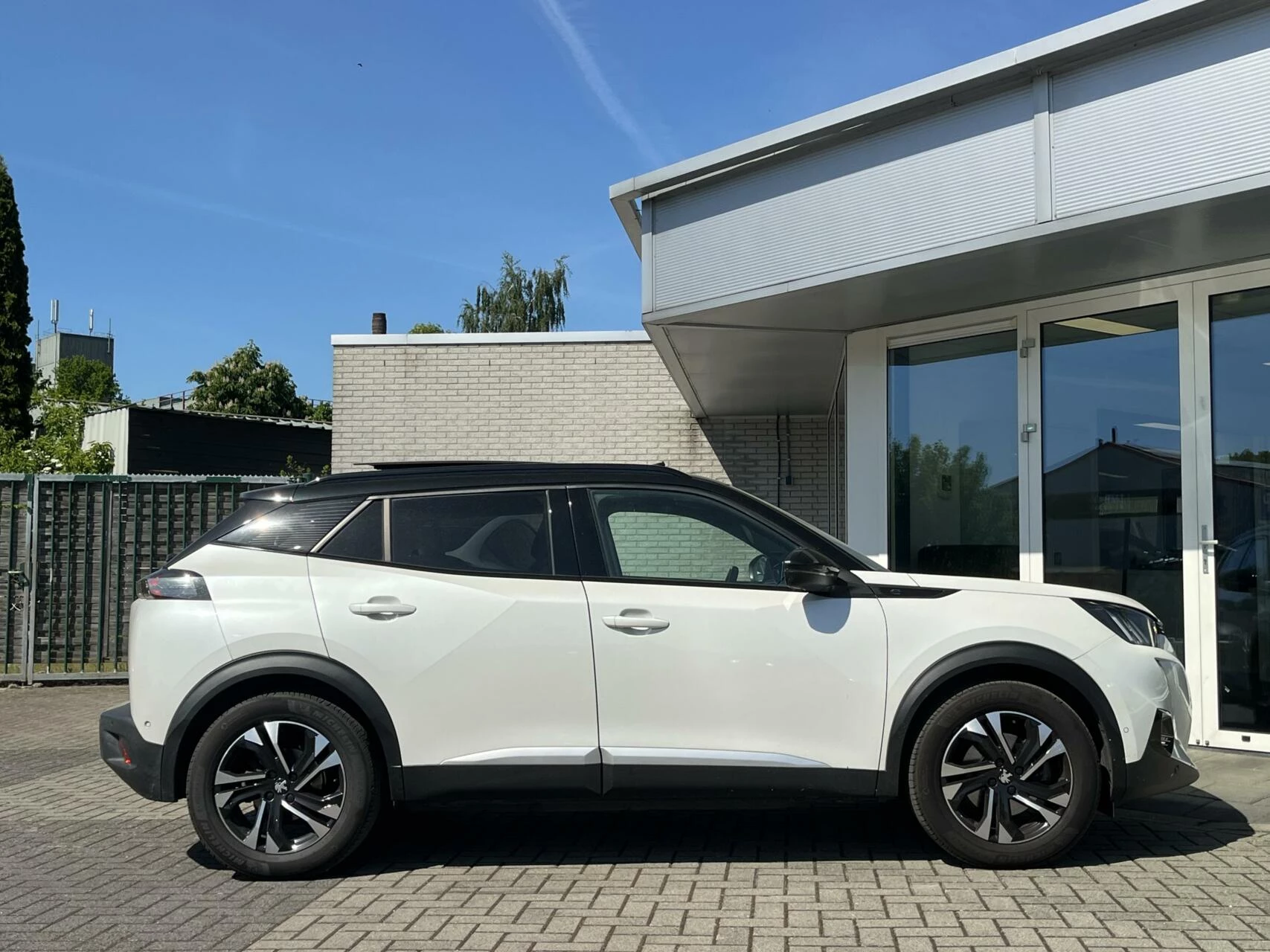 Hoofdafbeelding Peugeot e-2008