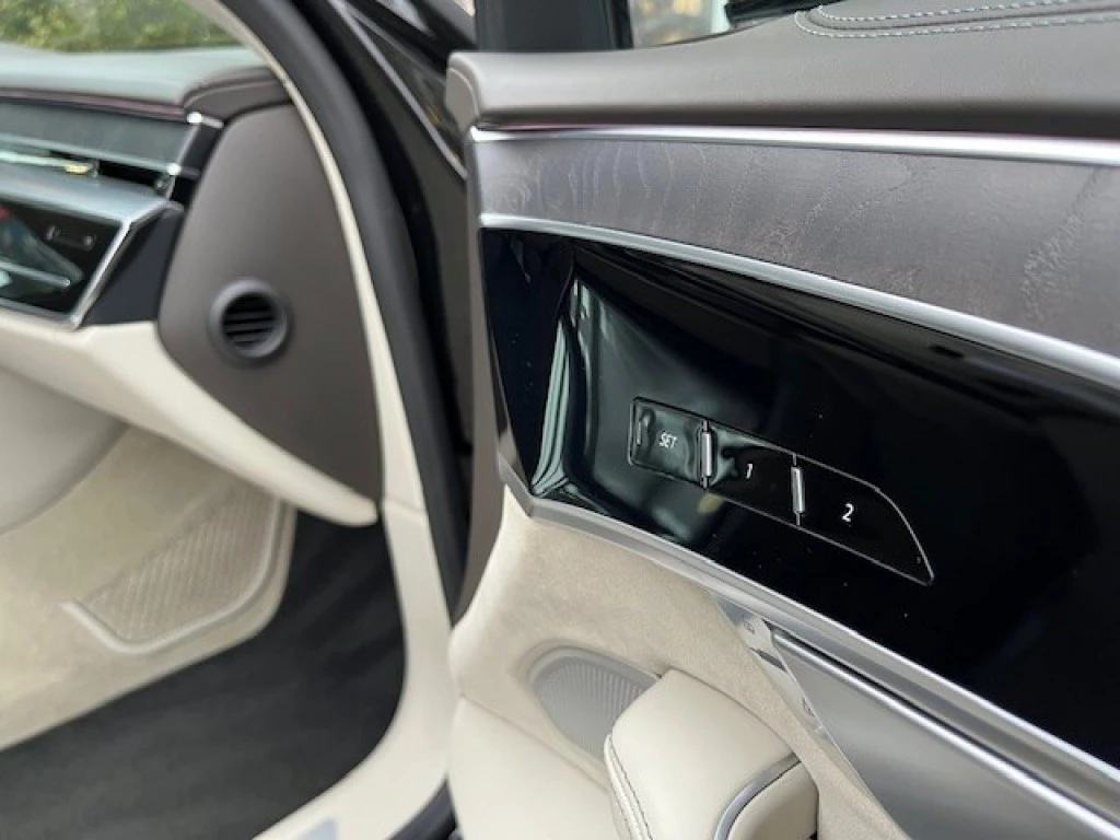 Hoofdafbeelding Audi A8