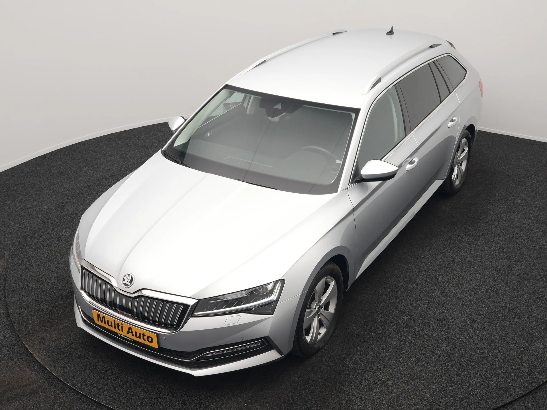 Hoofdafbeelding Škoda Superb