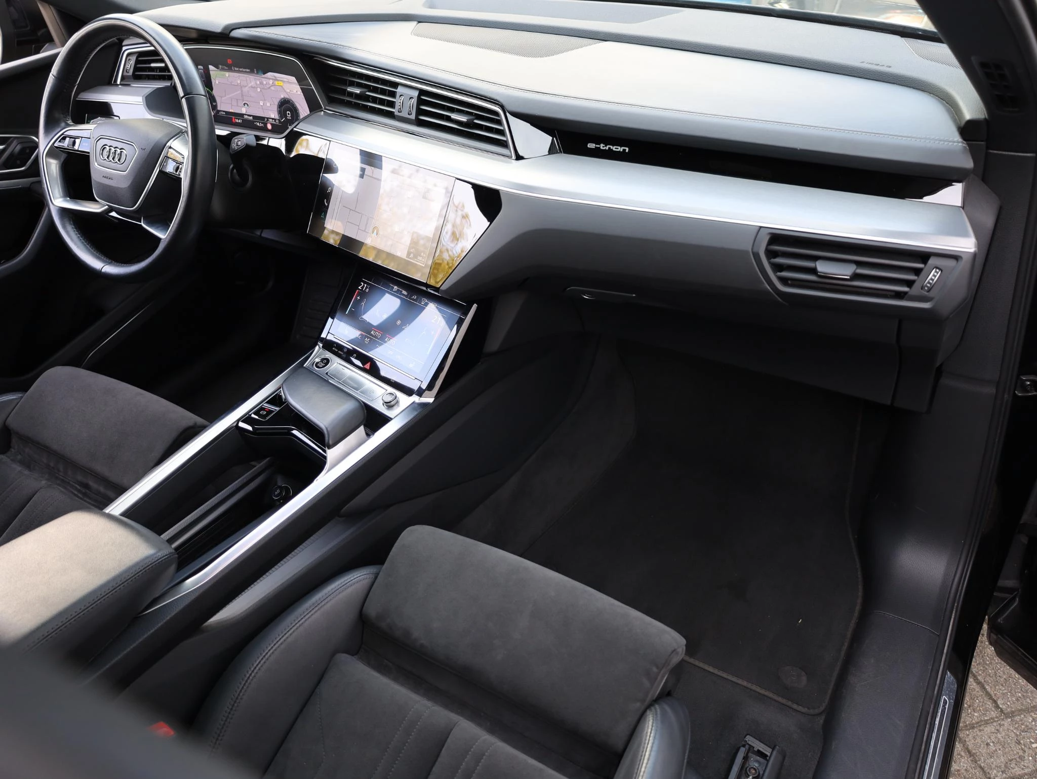Hoofdafbeelding Audi e-tron