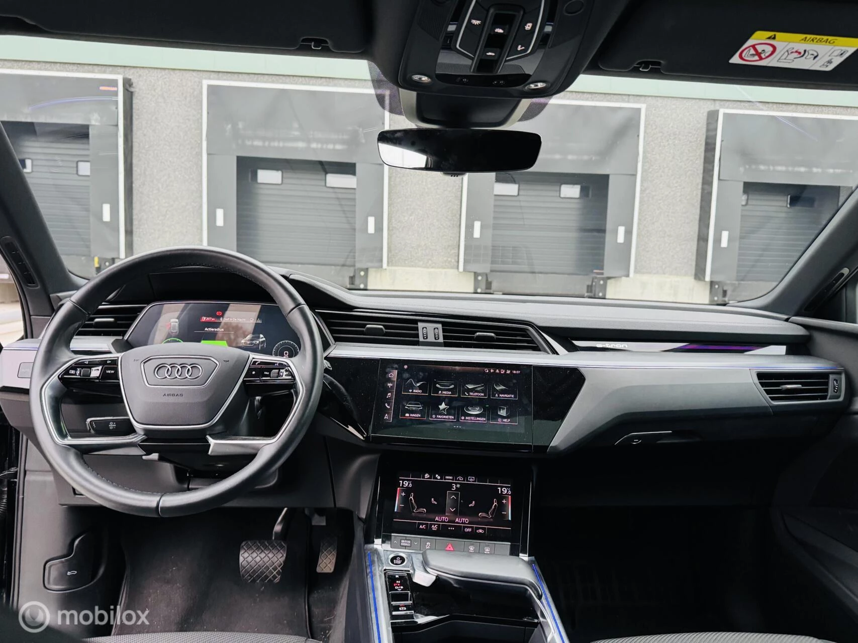 Hoofdafbeelding Audi e-tron