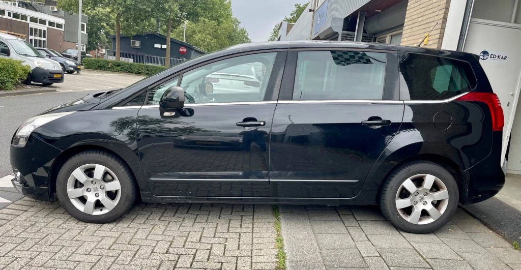 Hoofdafbeelding Peugeot 5008