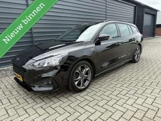 Ford Focus Wagon 1.5 EcoBoost ST Line Automaat Carplay Trekhaak