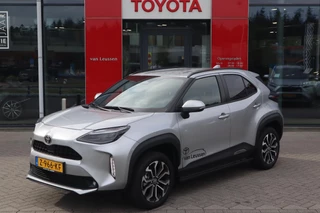 Toyota Yaris Cross 1.5 HYBRID 115 FIRST EDITION TREEPLANKEN NAVI 17"LMV KEYLESS PRIVACY-GLASS APPLE/ANDROID LED-PAKKET 1e EIGENAAR NL-AUTO
