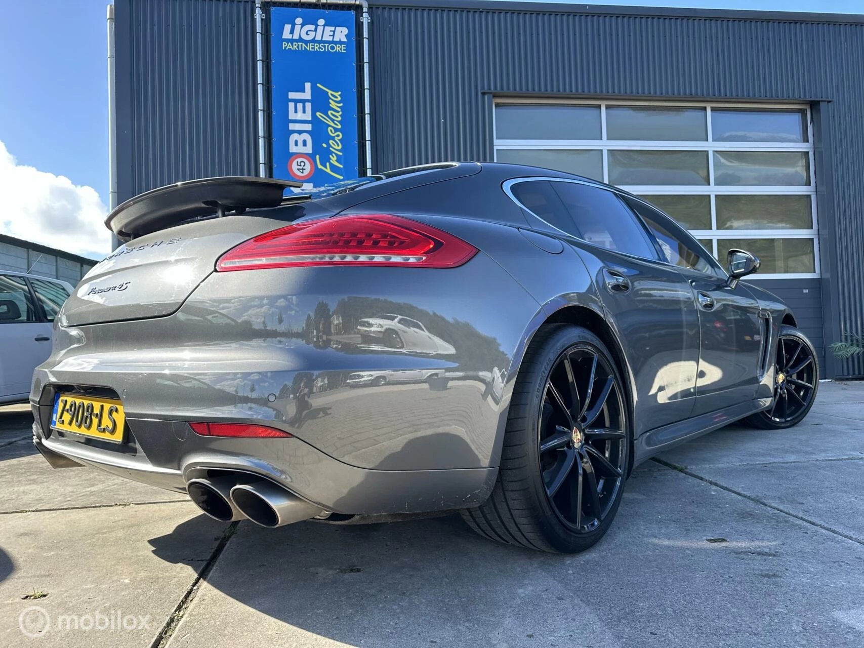 Hoofdafbeelding Porsche Panamera