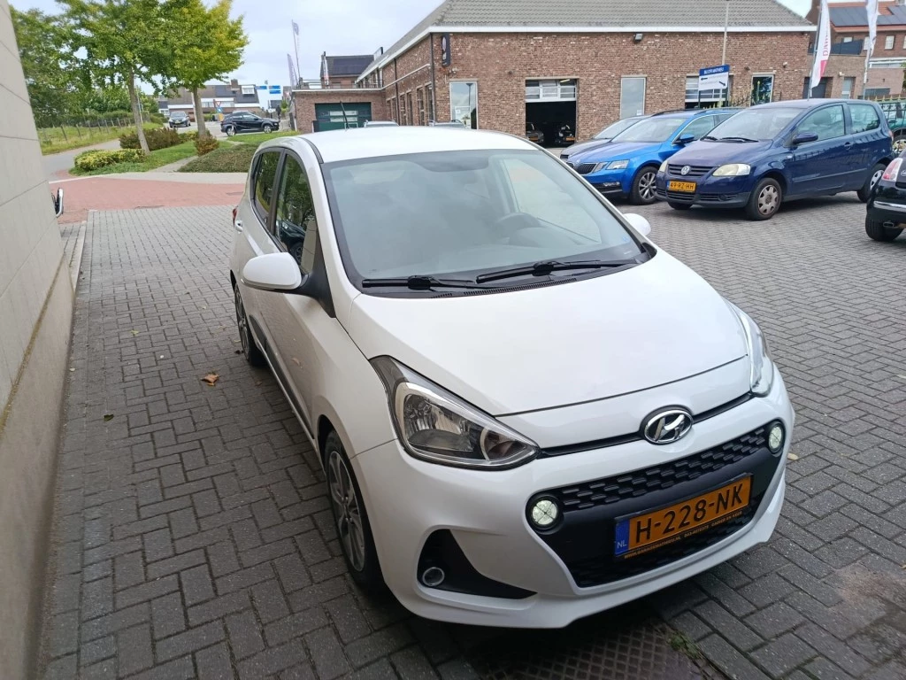 Hoofdafbeelding Hyundai i10