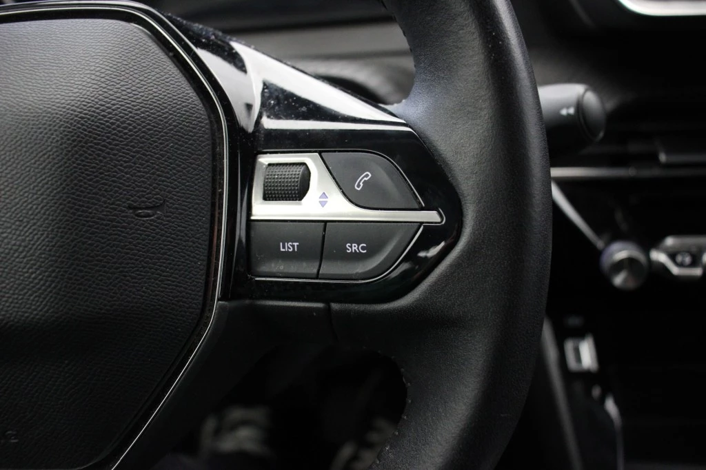 Hoofdafbeelding Peugeot e-2008