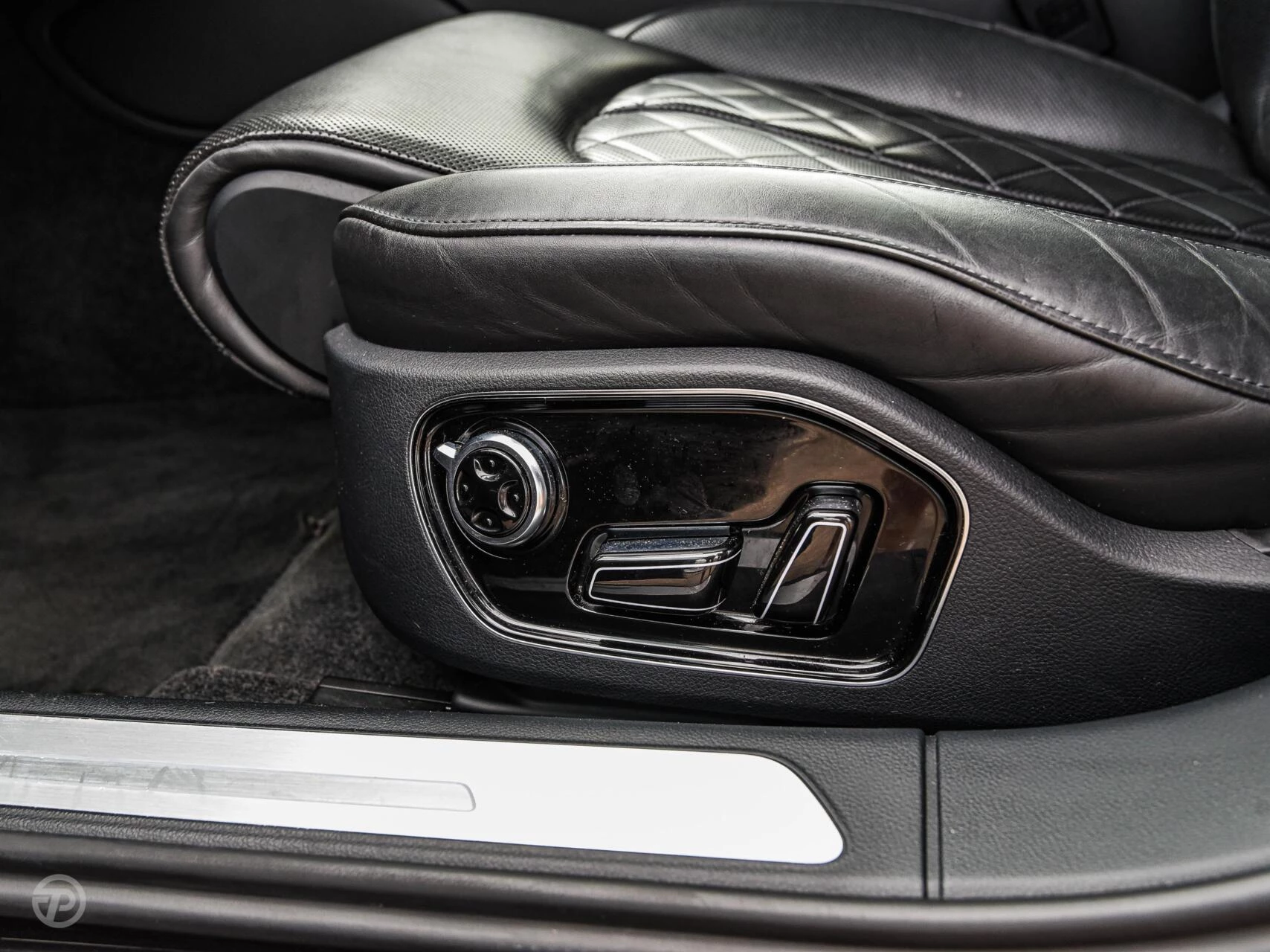 Hoofdafbeelding Audi A8