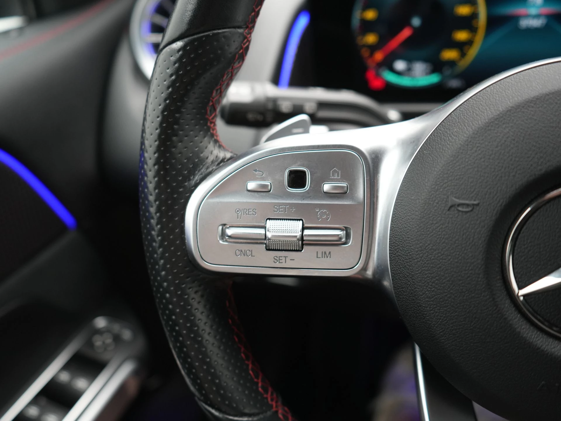 Hoofdafbeelding Mercedes-Benz EQB