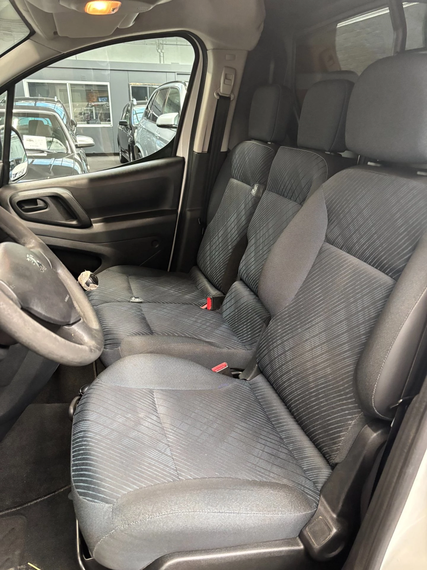 Hoofdafbeelding Peugeot Partner