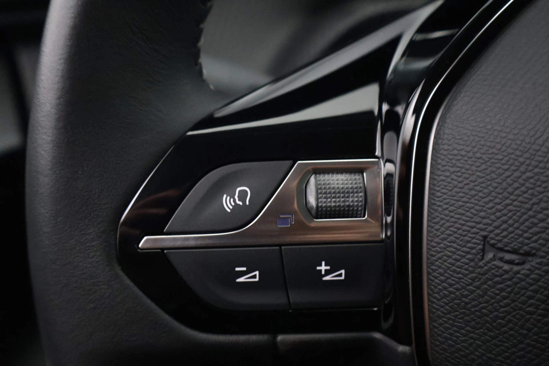 Hoofdafbeelding Peugeot e-208