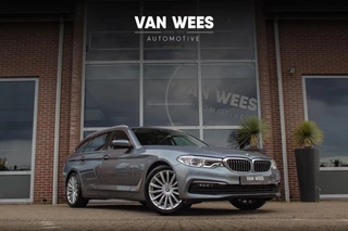 BMW 5-serie Touring 520i High Executive Edition | 2e eigenaar | NL auto | Adaptive LED | 19 inch | Sportstuur | Comfortstoelen | Memory | Display Key | Navigatie | Bluetooth | PDC
