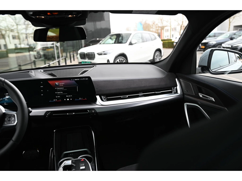 Hoofdafbeelding BMW iX2