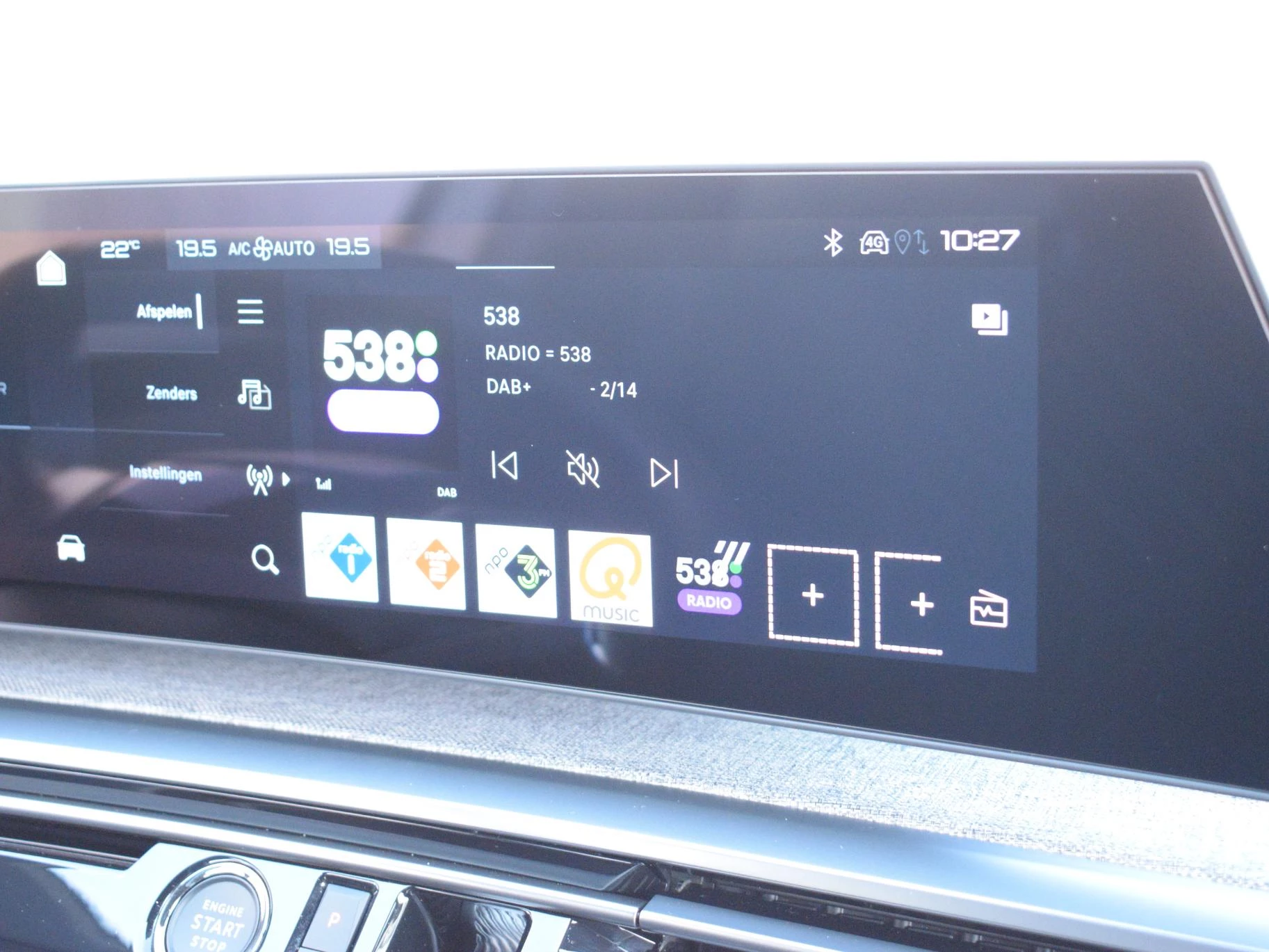 Hoofdafbeelding Peugeot e-3008