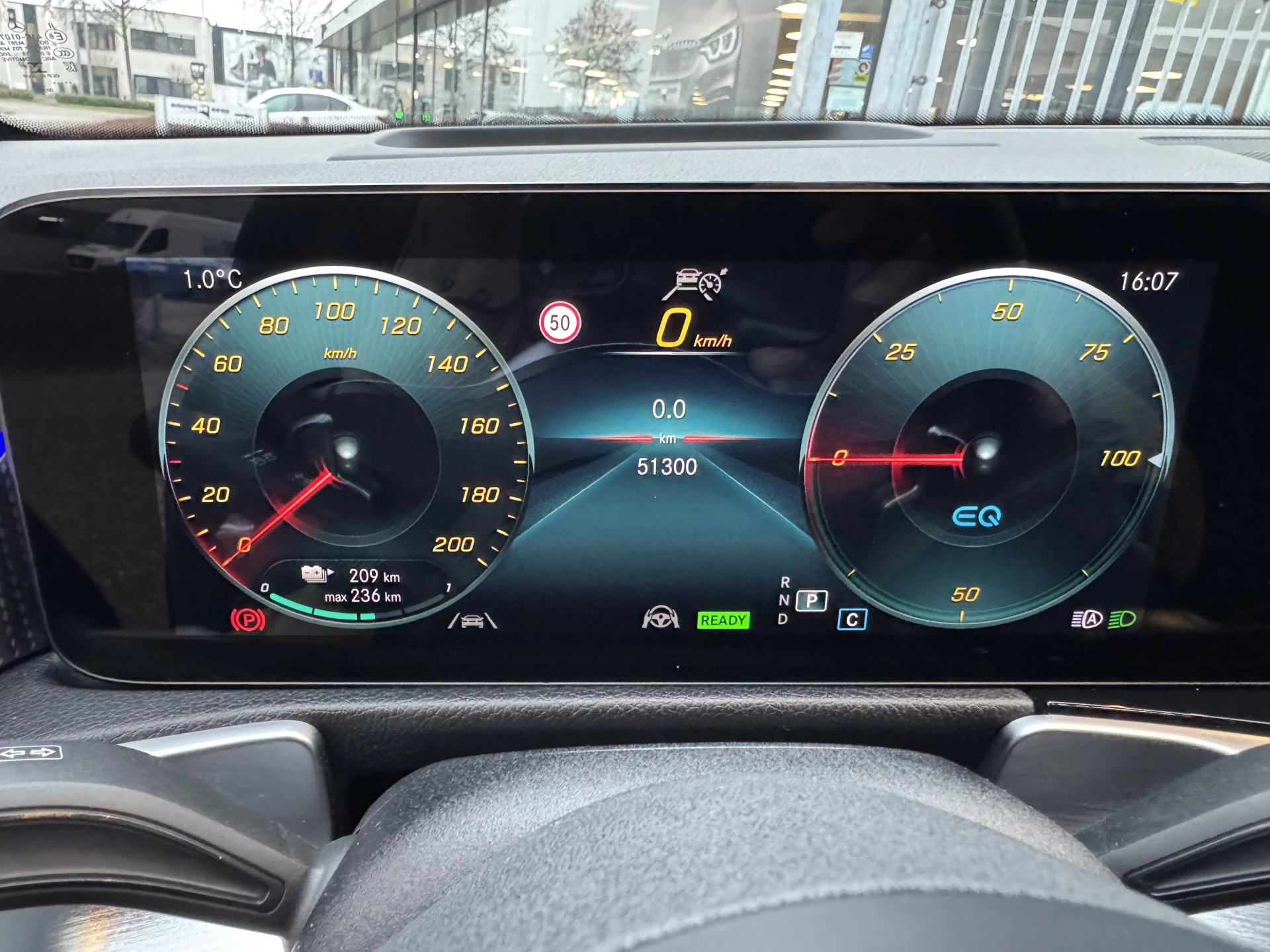 Hoofdafbeelding Mercedes-Benz EQB