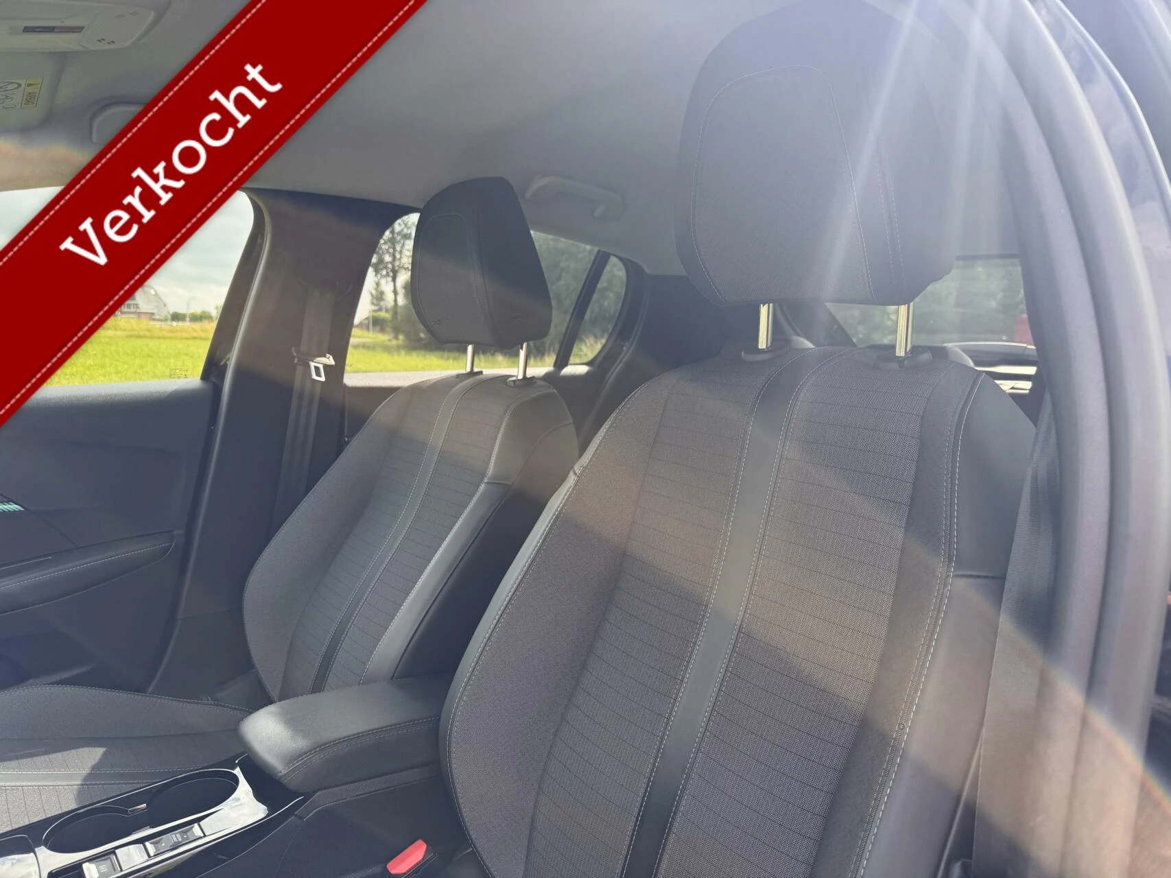 Hoofdafbeelding Peugeot e-208