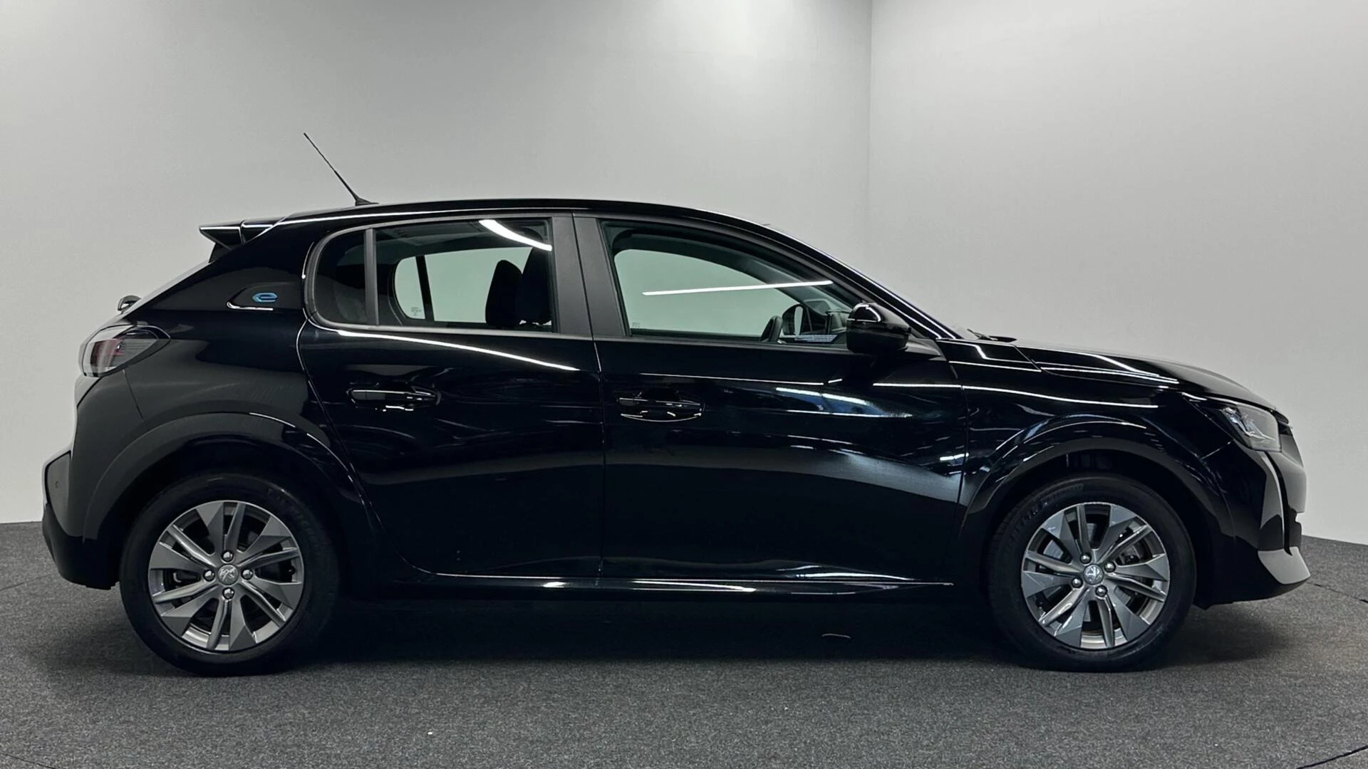 Hoofdafbeelding Peugeot e-208