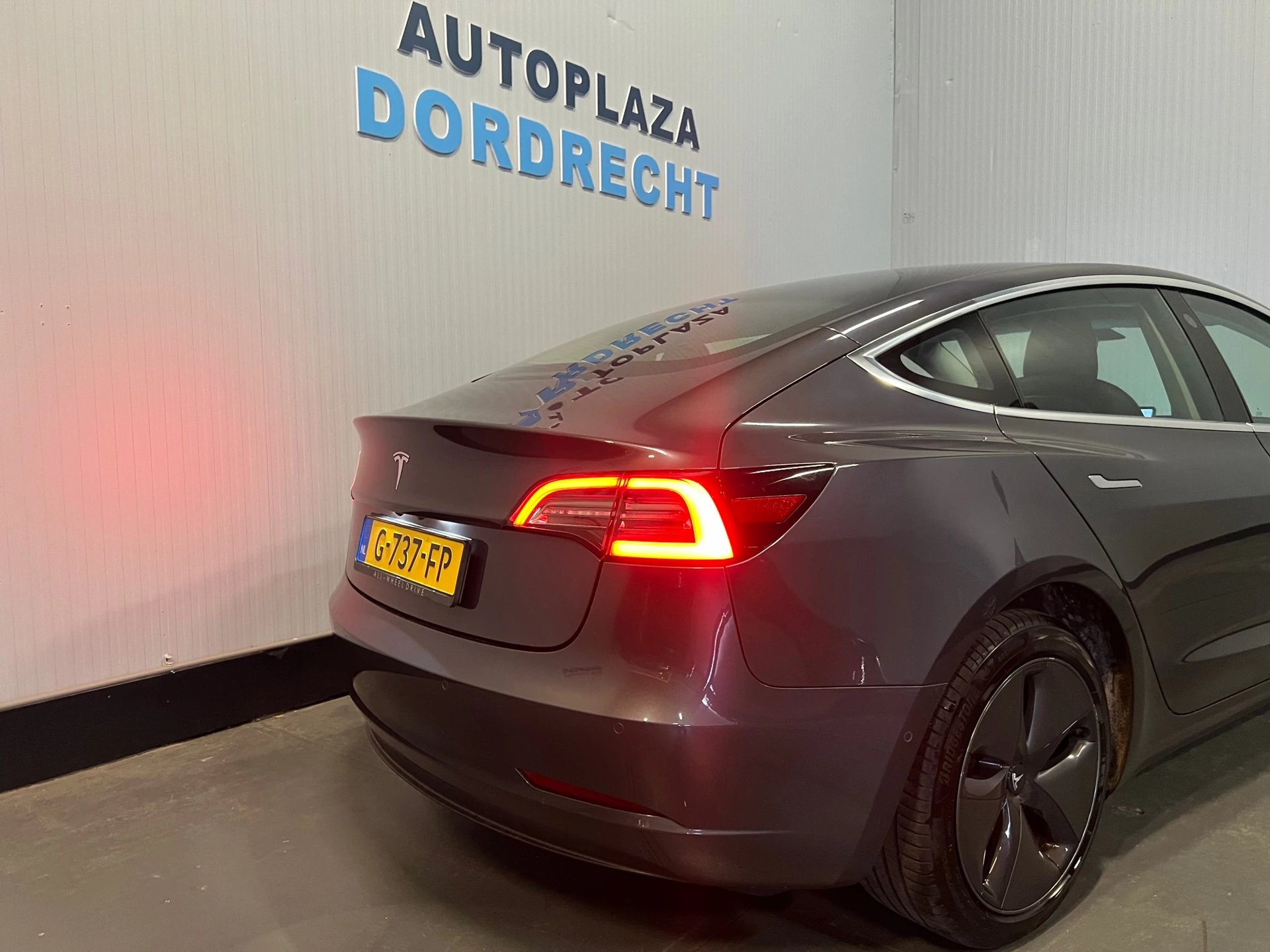 Hoofdafbeelding Tesla Model 3