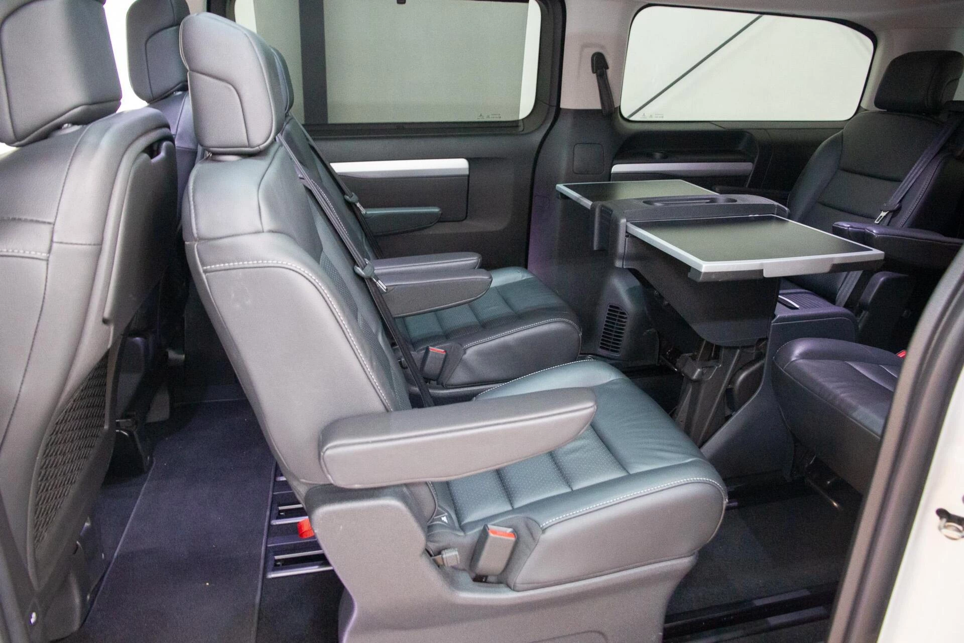 Hoofdafbeelding Peugeot e-Traveller