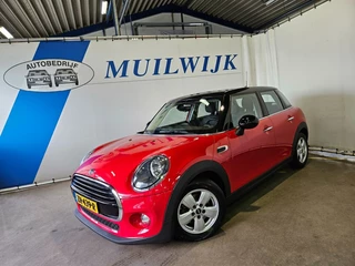 Hoofdafbeelding MINI Cooper MINI Cooper 1.5 Cooper Business Edition / Automaat / Navi / NL Auto