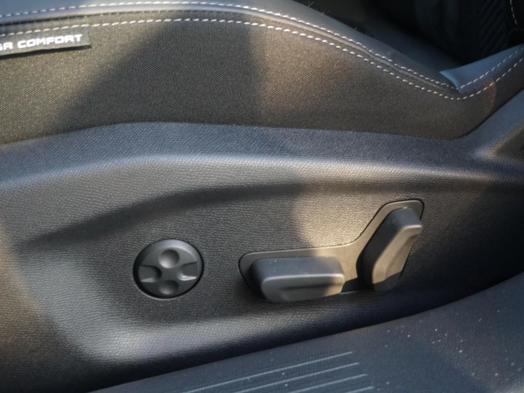 Hoofdafbeelding Peugeot e-308