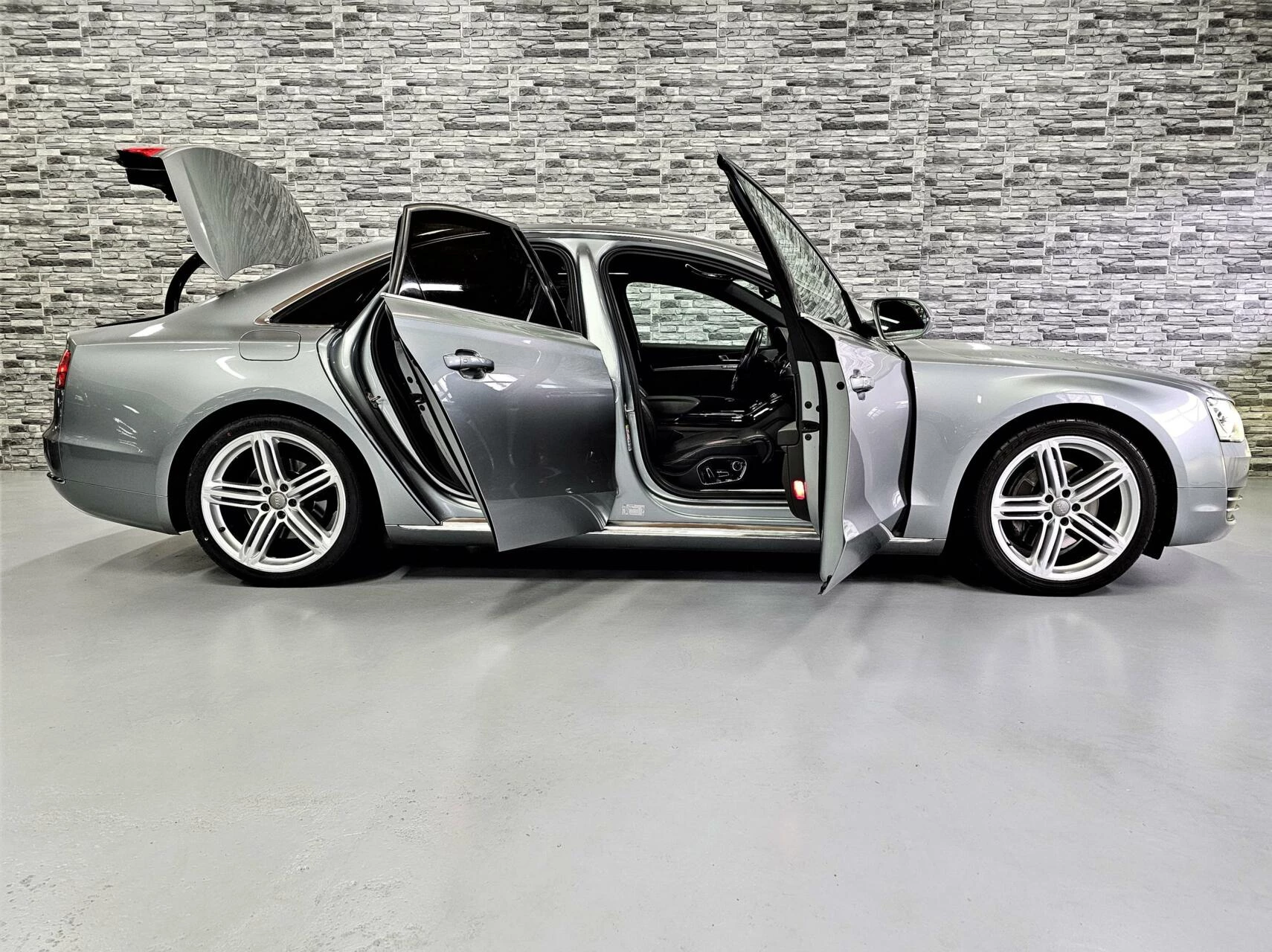 Hoofdafbeelding Audi A8