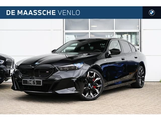 BMW i5 M60 xDrive / Panoramadak / Trekhaak / M Multifunctionele Stoelen / Bowers & Wilkins / Adaptief onderstel professional / Adaptieve LED