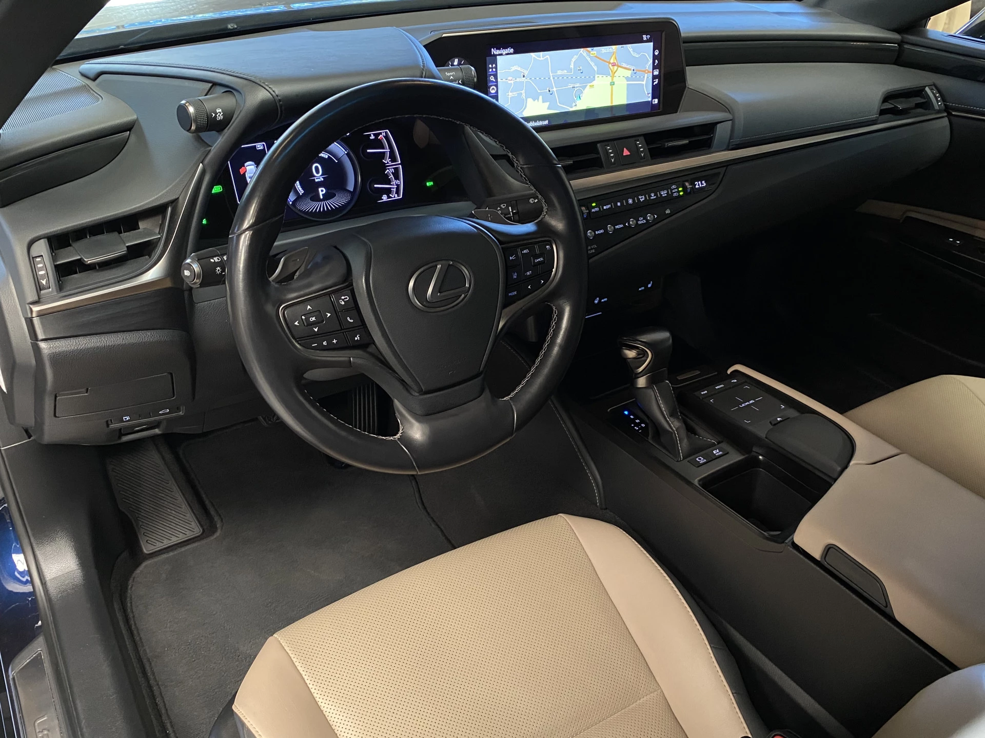 Hoofdafbeelding Lexus ES