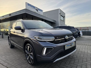 Hoofdafbeelding Volkswagen T-Cross Volkswagen T-Cross 1.5 TSI R-Line IQ. Light | Camera | Sfeerverlichting | Keyless