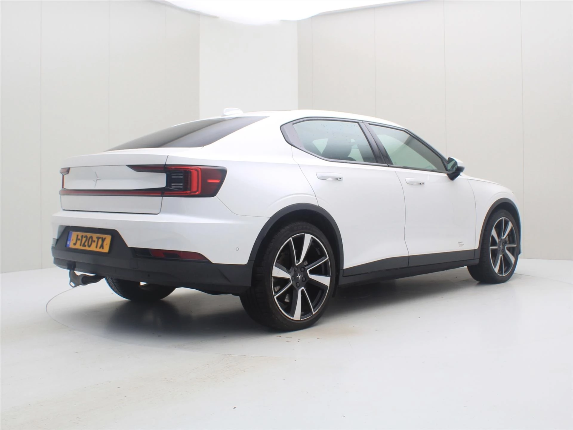 Hoofdafbeelding Polestar 2