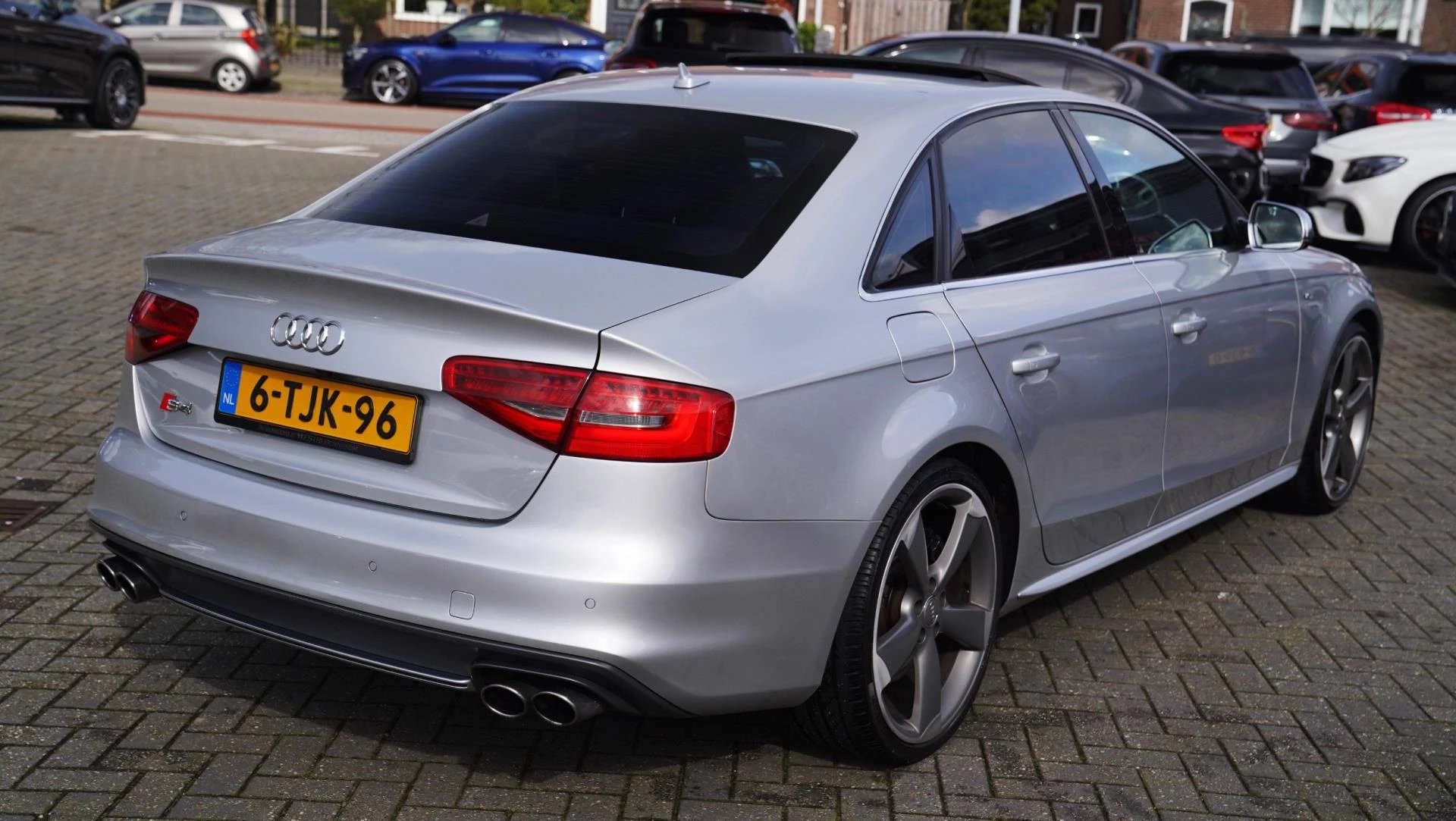 Hoofdafbeelding Audi S4