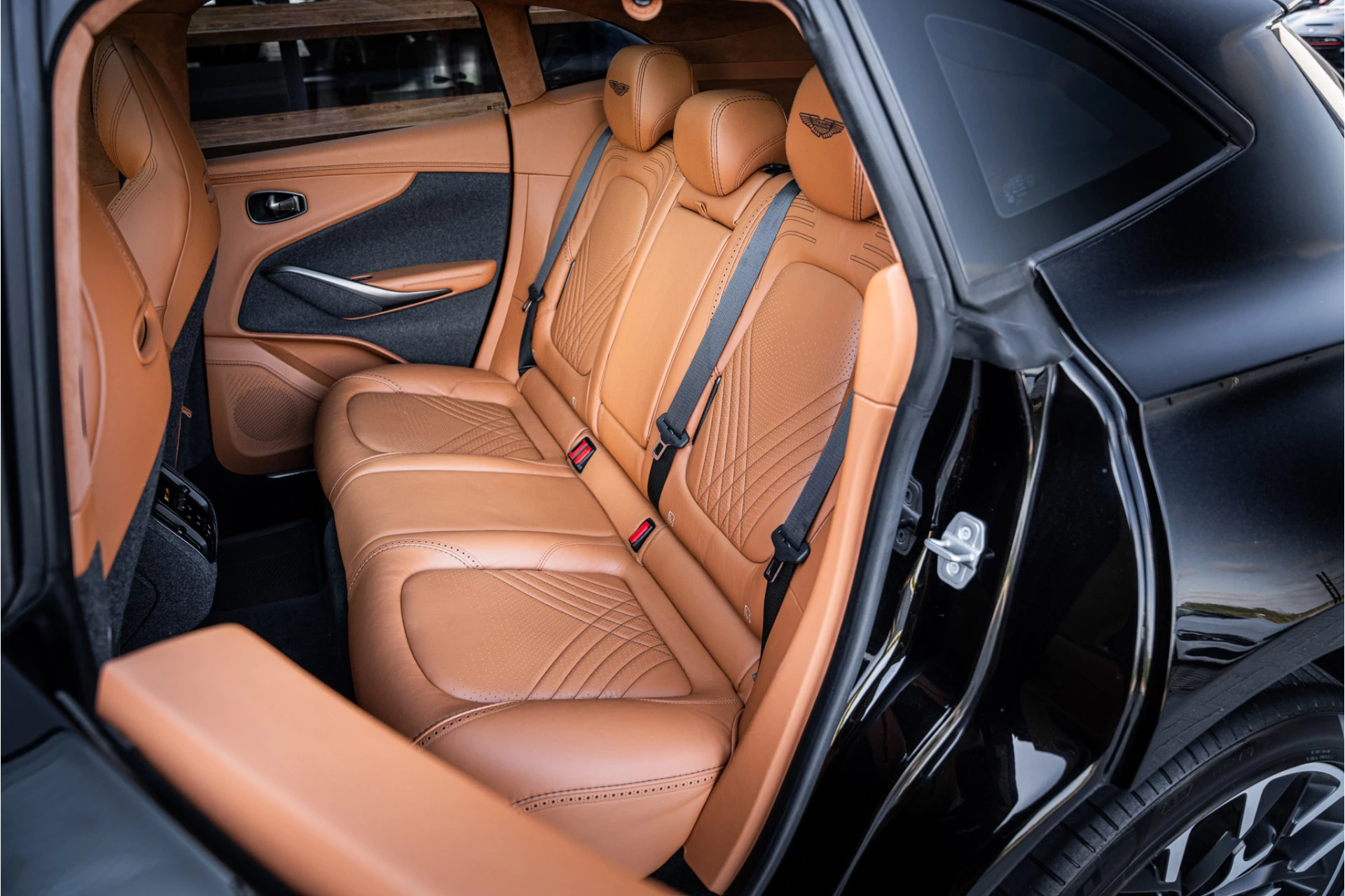 Hoofdafbeelding Aston Martin DBX