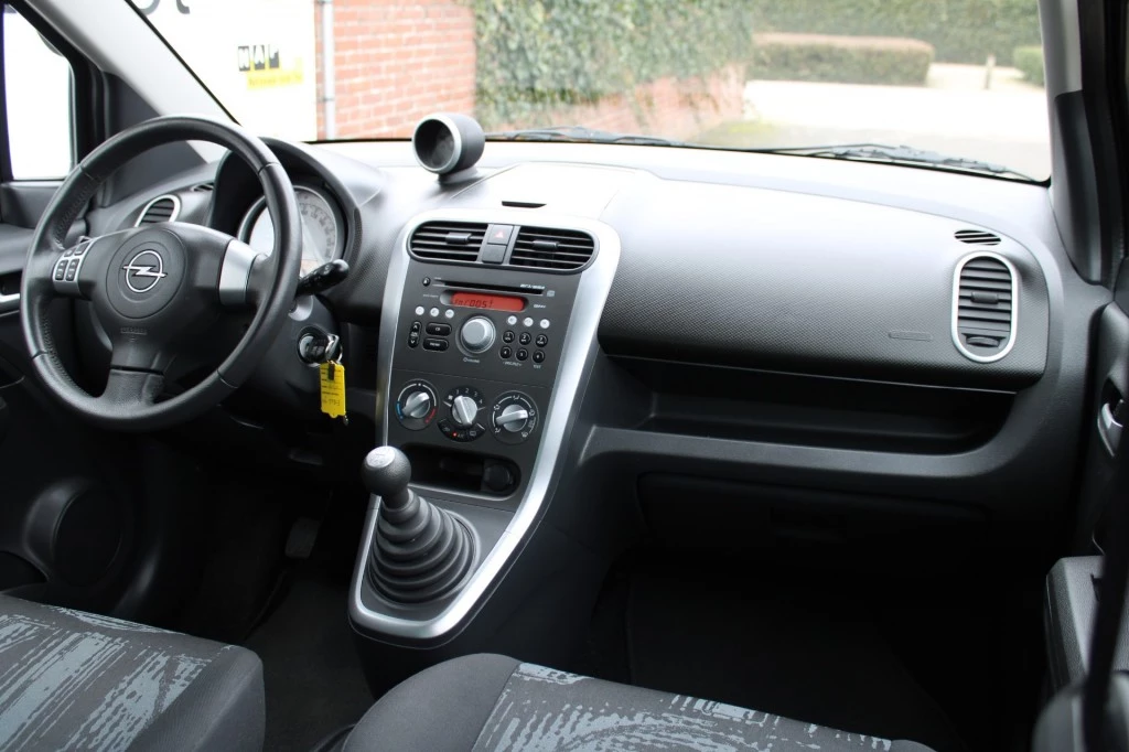 Hoofdafbeelding Opel Agila