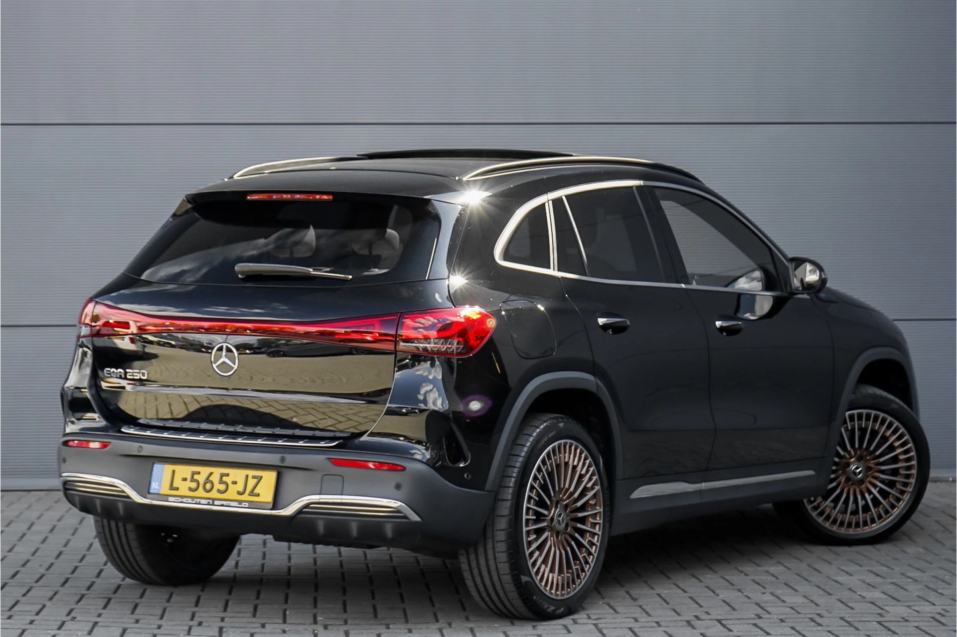 Hoofdafbeelding Mercedes-Benz EQA