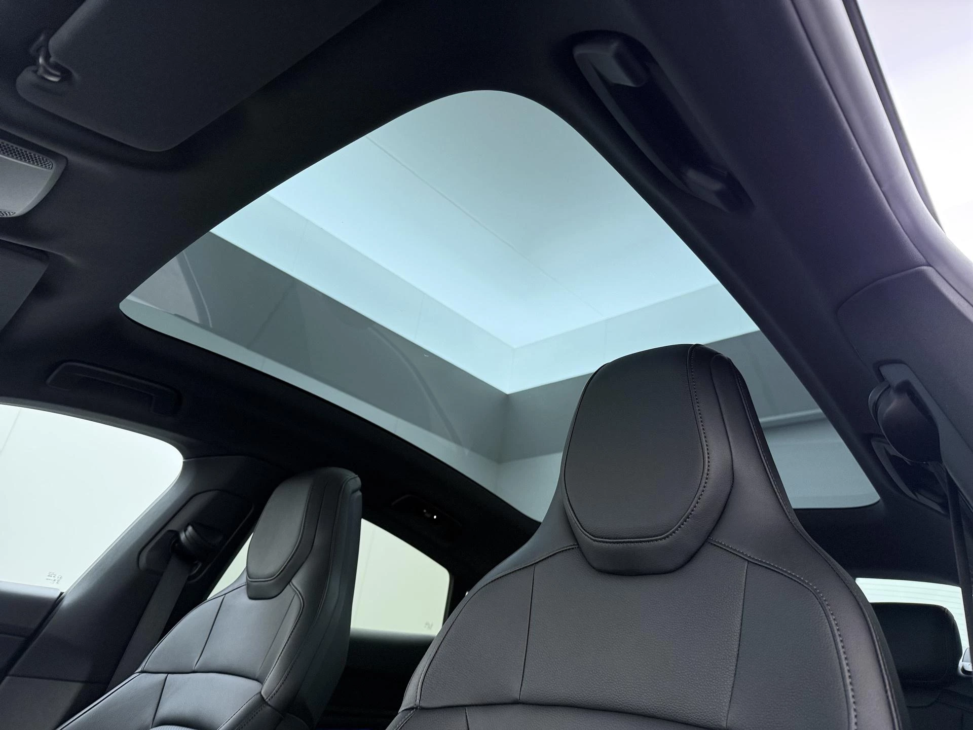 Hoofdafbeelding Porsche Taycan