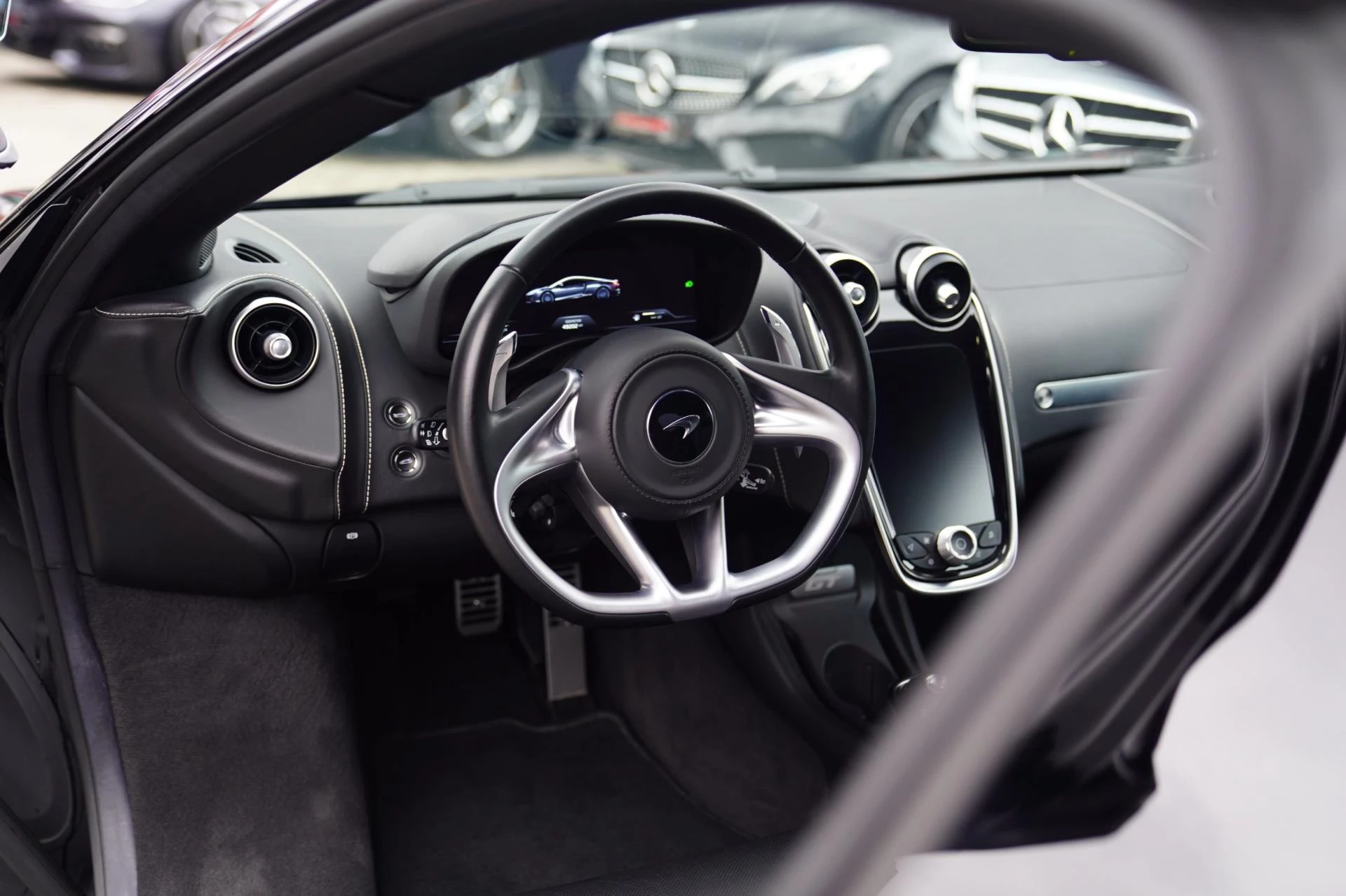 Hoofdafbeelding McLaren GT