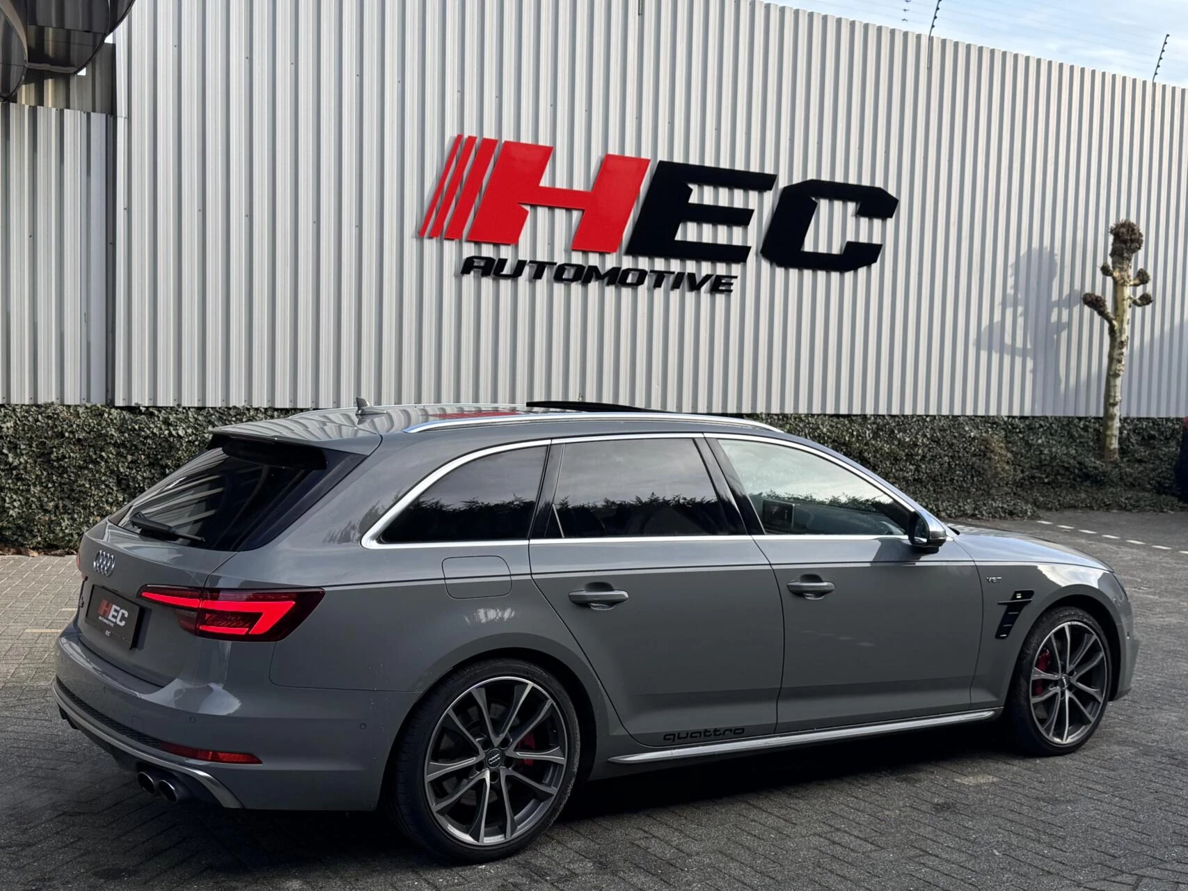 Hoofdafbeelding Audi S4
