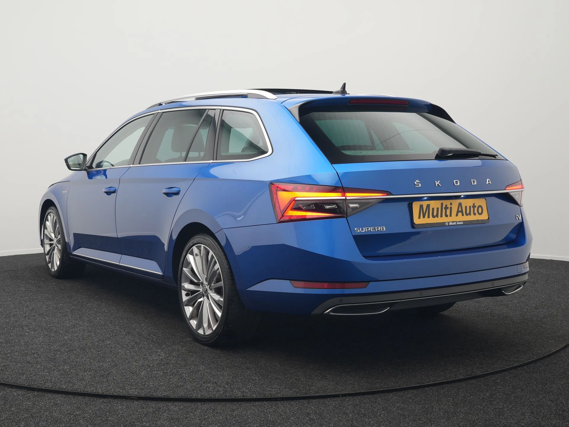Hoofdafbeelding Škoda Superb