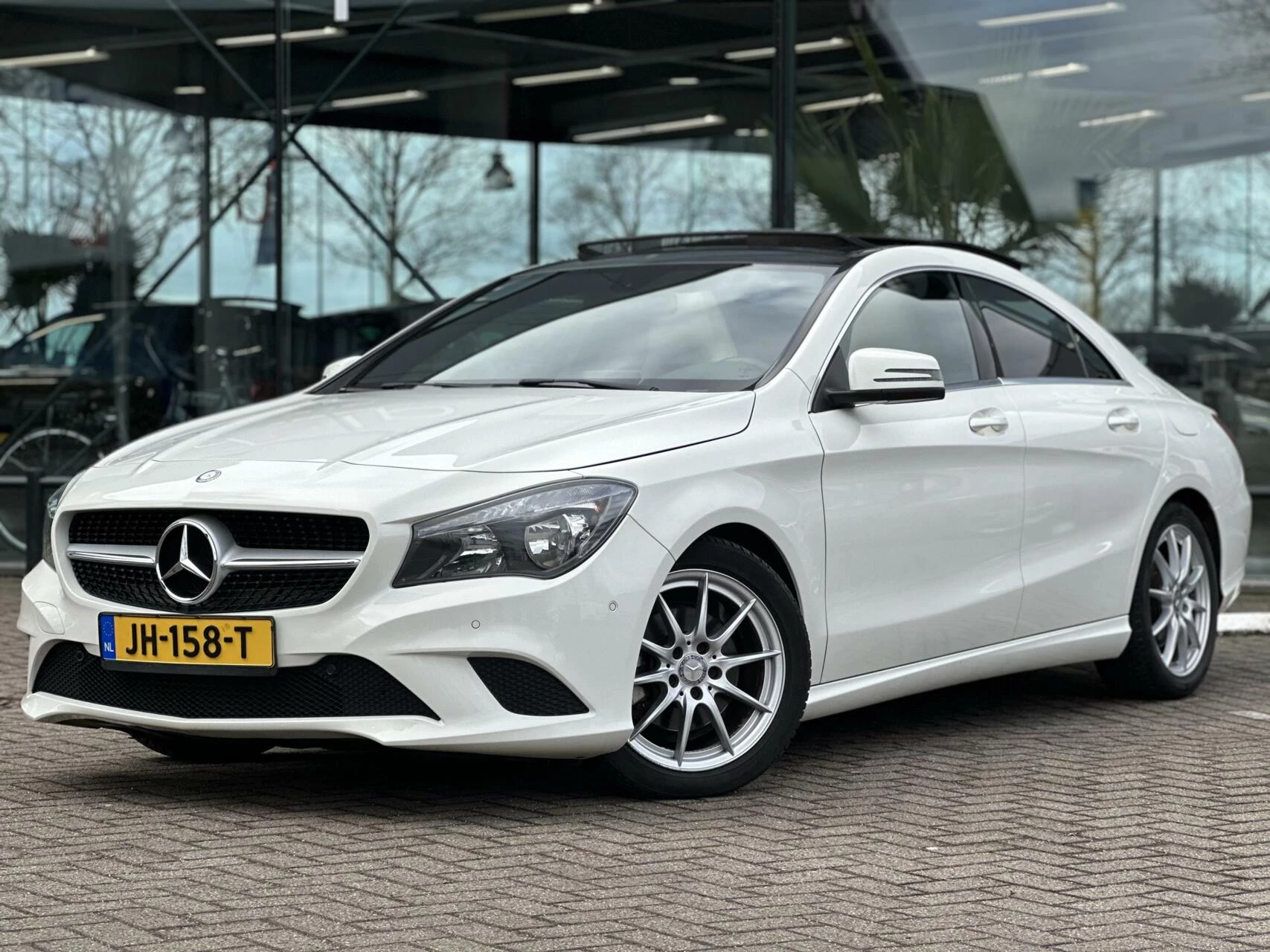 Hoofdafbeelding Mercedes-Benz CLA