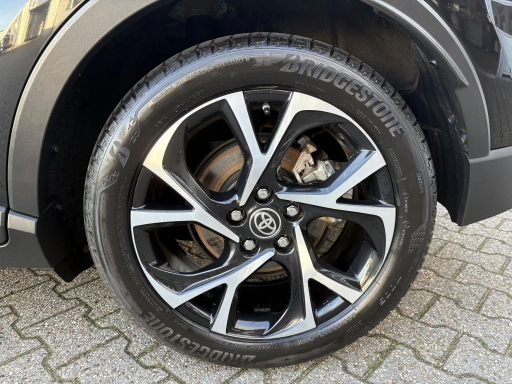 Hoofdafbeelding Toyota C-HR