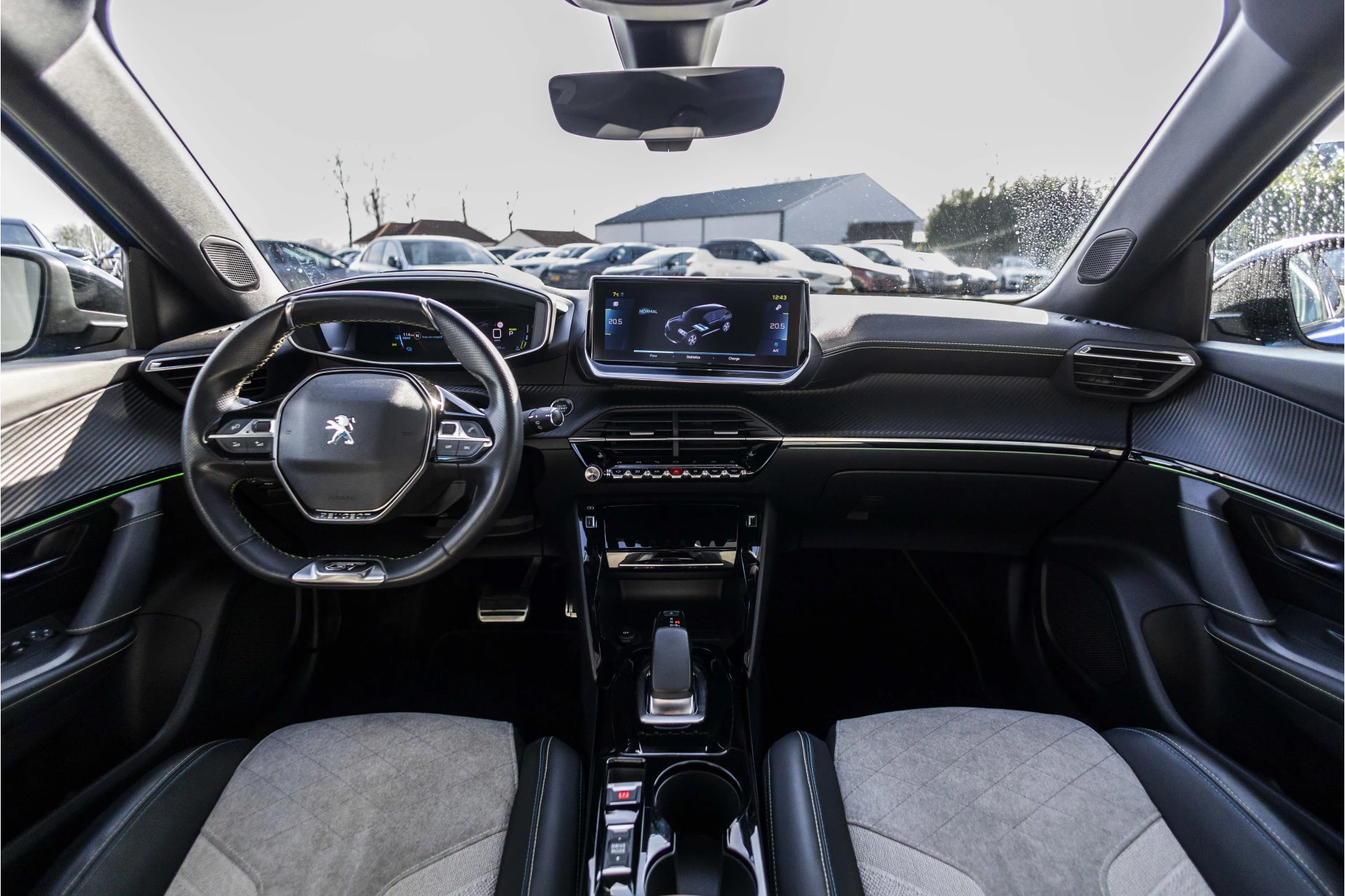 Hoofdafbeelding Peugeot e-2008