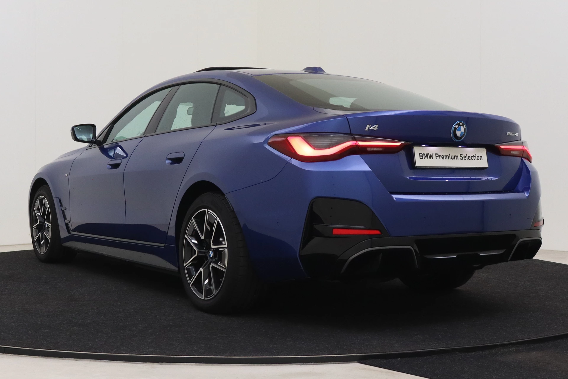 Hoofdafbeelding BMW i4