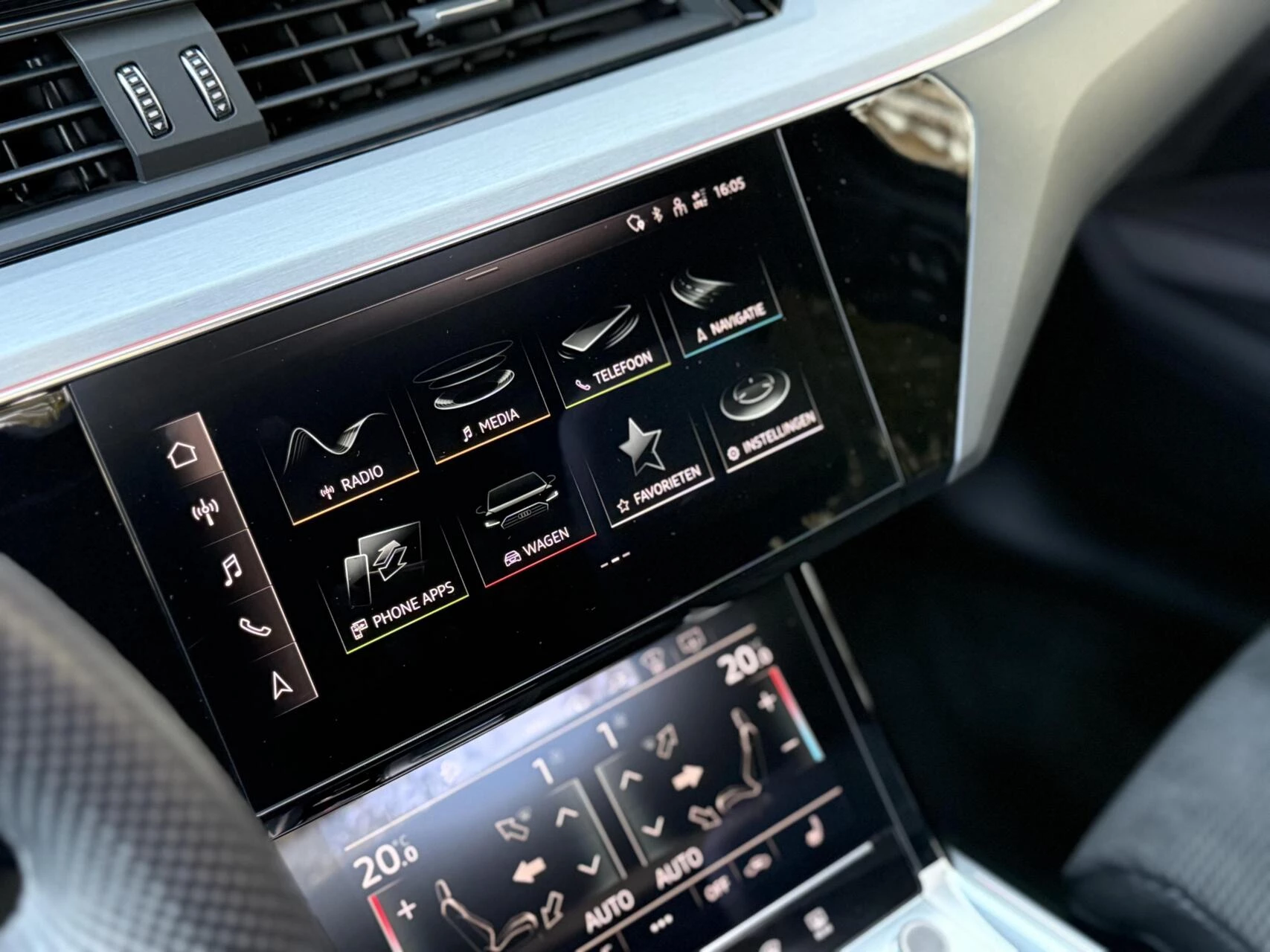 Hoofdafbeelding Audi e-tron