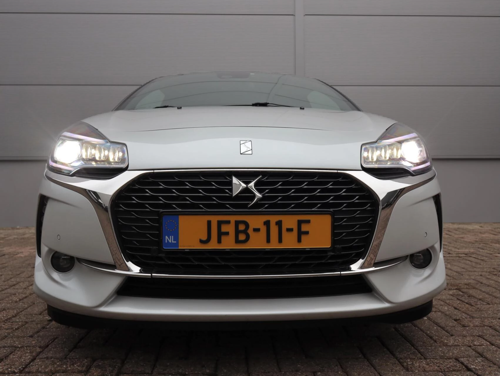 Hoofdafbeelding DS DS 3