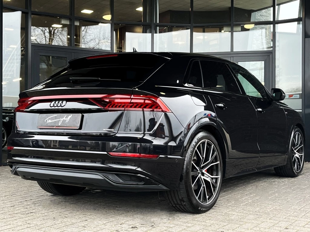 Hoofdafbeelding Audi Q8