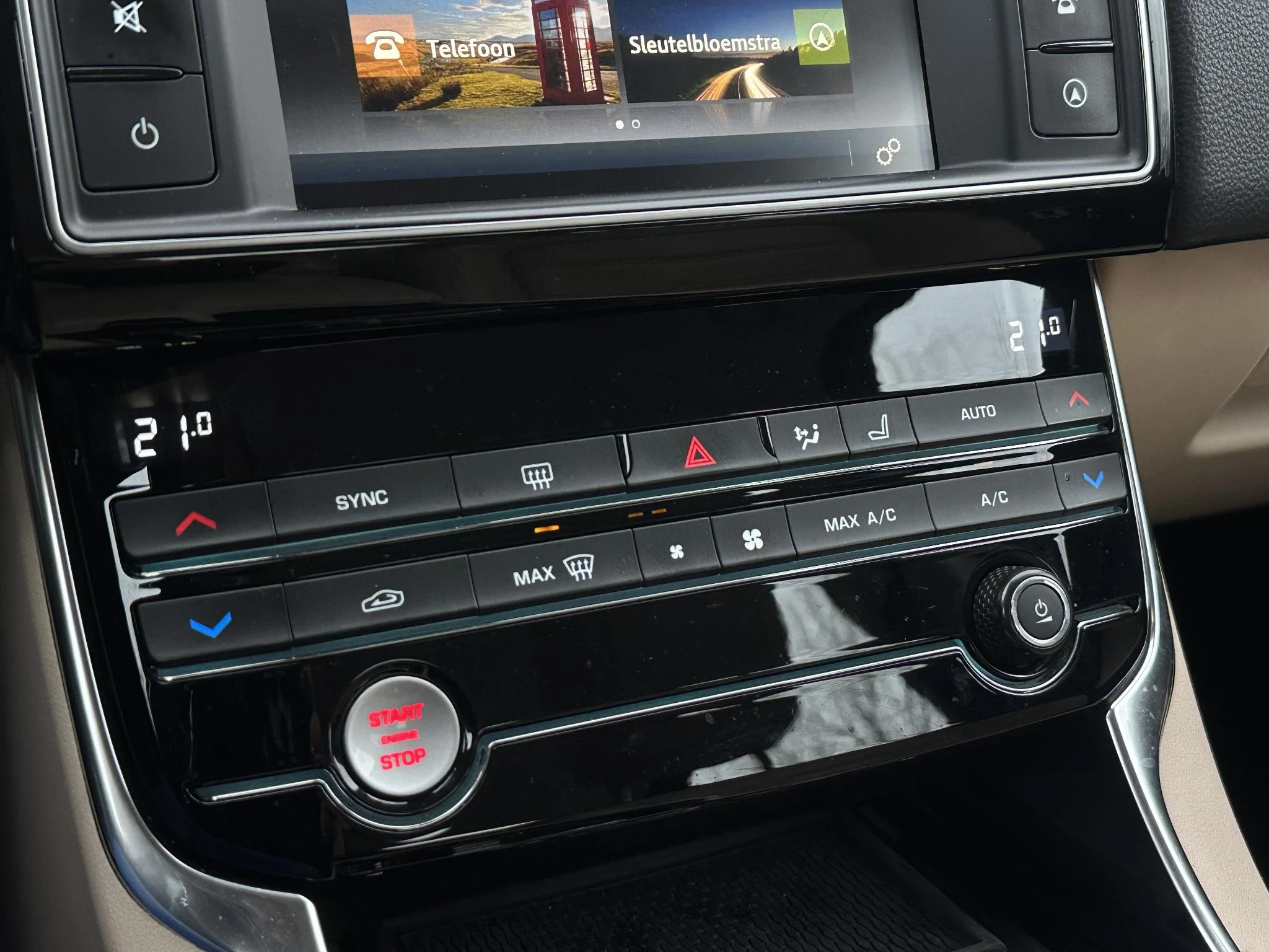 Hoofdafbeelding Jaguar XE