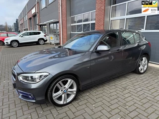Hoofdafbeelding BMW 1 Serie BMW 116d LCI Sport AUT LED Navi Carplay PDC Cruise Stoelvw